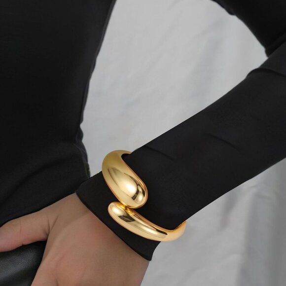 Gold Cuff Bracelets Set 18K Open Bangles for Women Elegant Party Jewelry - Picture 3 of 9